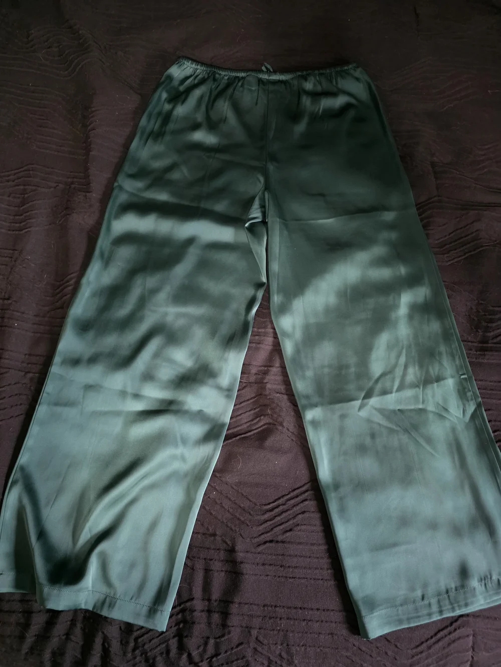 Song of Style Satin Wide-Leg Pants in Forest Green - Picture 3 of 3